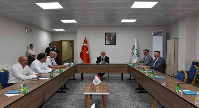 Vali Karadenizden Akhisarda yoğun tempo