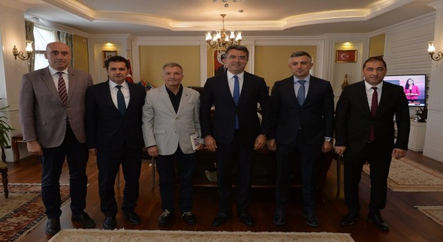 Vali Okay Memiş, Okul Sporları Federasyonu Başkanı Doç. Dr. Ömür Fatih Karakullukçuyu kabul etti
