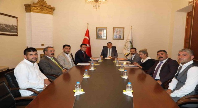 Vali Öksüzün, muhtar buluşmaları devam ediyor