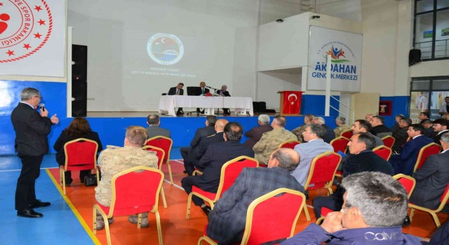 Vali Öner, muhtarlarla buluşmalarını sürdürüyor