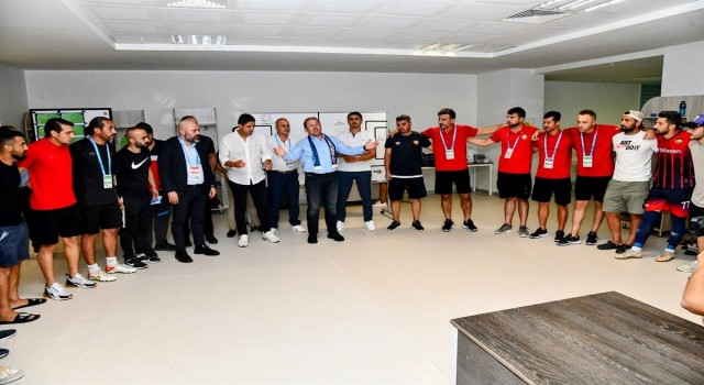 Vali Pehlivan, Yeni Mersin İdman Yurdunun ilk maçını izledi