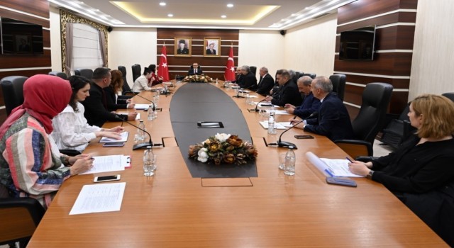 Vali Yavuz: Devletinize ve onu yönetenlere güvenin, endişe etmeyin