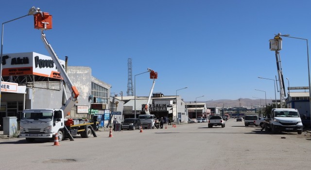 Van Oto Sanayi Sitesinin elektrik altyapısı yenilendi