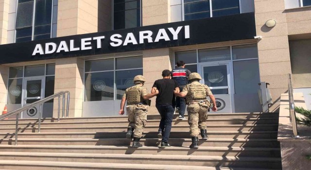 Vanda 14 yıl 10 gün kesinleşmiş hapis cezası olan şahıs İrana kaçarken yakalandı