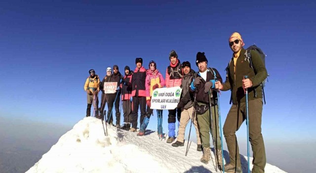 Vanlı dağcılar 9 günde 3 şehirde 4 zirve yaptı