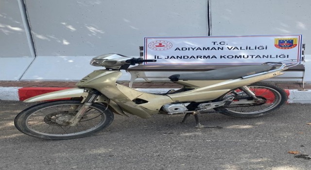 Vatandaşların ihbar ettiği şüpheli çalıntı motosikletle yakalandı