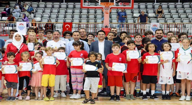 Yalova Belediyesi Yaz Okullarını 220 çocuk tamamladı