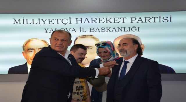 Yalovada İYİ Partiden istifa eden 5 kişi MHPye katıldı