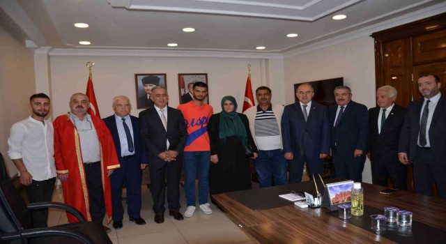 Yalovada ‘Yılın Ahisine cübbe giydirildi