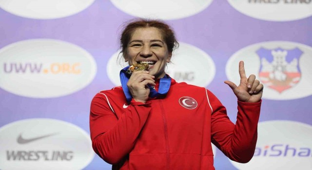 Yasemin Adar Yiğit, dünya şampiyonu oldu