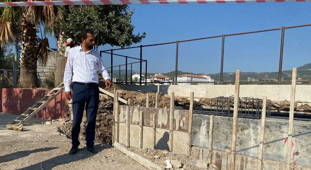 Yayladağı’na Futbol Sahası Projesi Yapımı Sürüyor