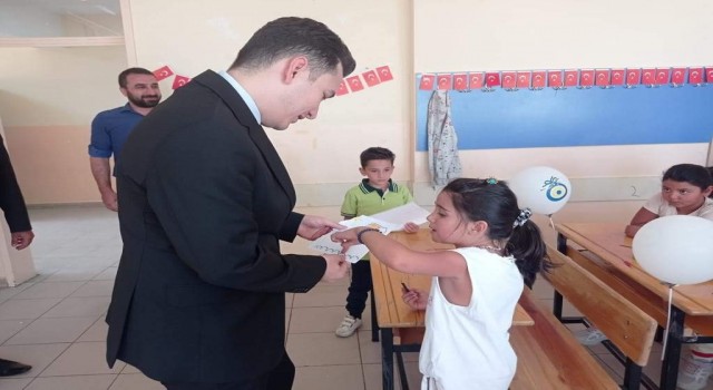 Yeni Kaymakam Karataş, öğrencileri test etti