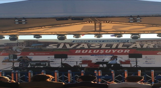 Yenikapıdaki Sivas günlerinde ‘Ben Avrattan Korkar mıyım şarkısına büyük ilgi