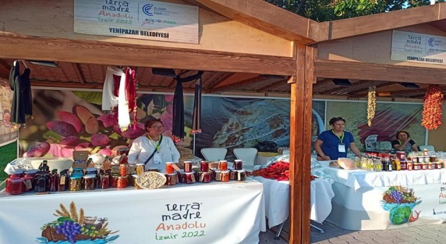 Yenipazarın yöresel ürünleri İzmirliler ile buluştu