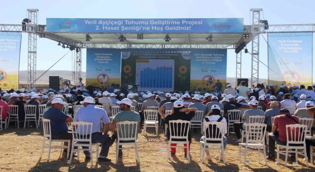Yerli Ayçiçeği Tohumu Geliştirme ve Çiftçi Destekleme Projesi Konyada devam ediyor