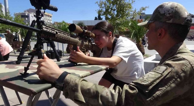 Yerli ve milli silahlara Edremitlilerden büyük ilgi
