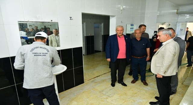 Yeşilyurtta camilere temizlik