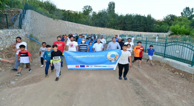 Yeşilyurtta doğa yürüyüşü