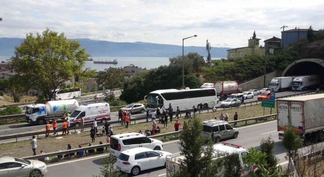 Yolcu otobüslerinin karıştığı trafik kazasında 2si bebek 4 yaralı