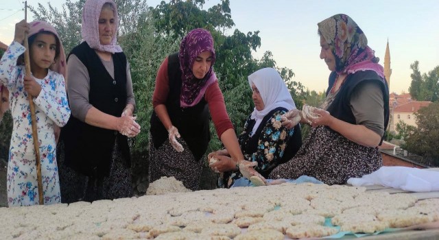 Yozgatta kadınlar imece usulü tarhana yapımına başladı