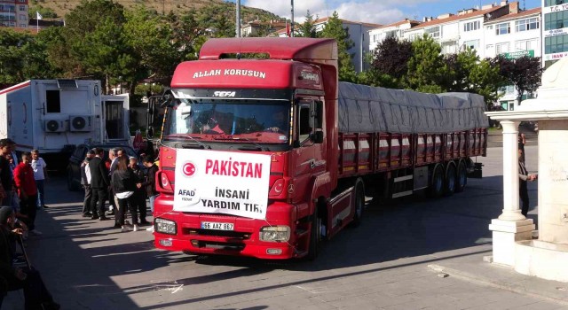 Yozgattan Pakistana yardım tırı dualarla yola çıktı