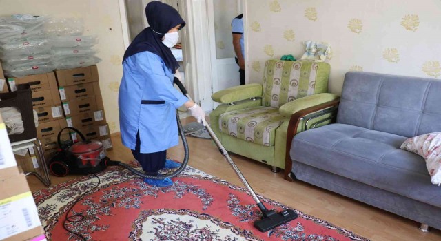 Yunusemre Belediyesi ihtiyaç sahiplerine bir telefon kadar yakın