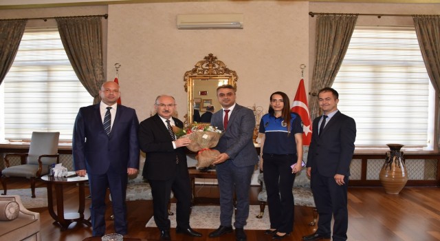 Zabıta Daire Başkanlığı Vali Karadeniz ve Başkan Ergünü ziyaret etti