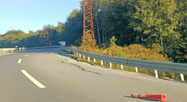 Zonguldak-Ereğli Karayolunda çökme meydana geldi