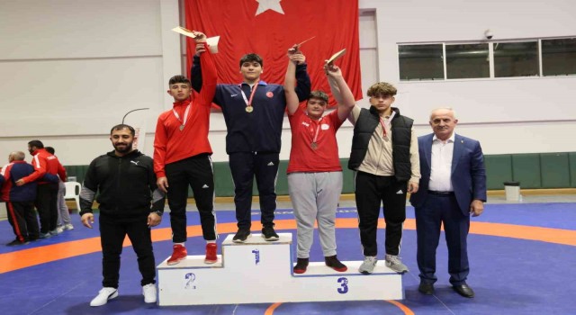 118 sporcu Derincede mindere çıktı