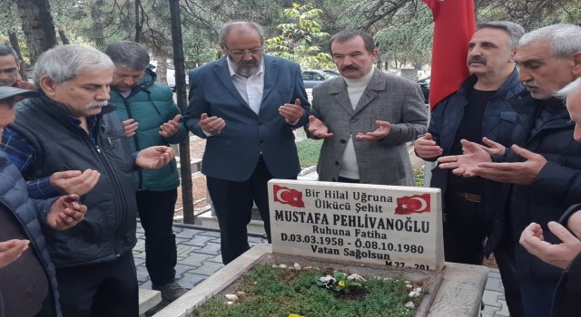 12 Eylül Darbesinde idam edilen Mustafa Pehlivanoğlu ölüm yıl dönümünde mezarı başında anıldı