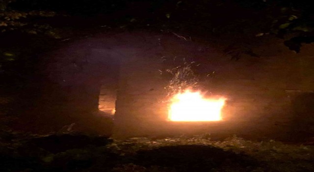 2 katlı evin bir katı alevlere teslim oldu