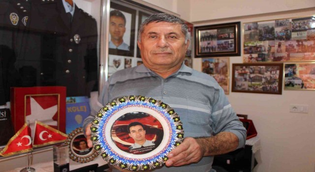 6-8 Ekim olaylarında şehit olan Hüseyin Hatipoğlunun babası: “Oğlumun kanı yerde kalmadı, vatan sağolsun”