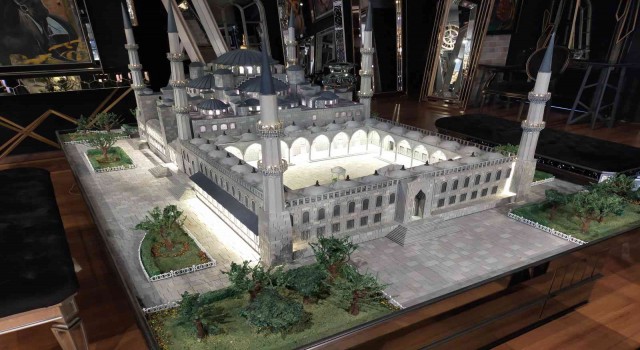 7 bin parça ile 3 buçuk ayda Sultanahmet Camisi maketi yaptılar