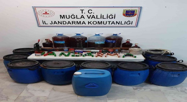 700 litre el yapımı alkol ele geçirildi