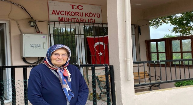80 yaşındaki muhtar teyze babadan miras kalan muhtarlığı devam ettiriyor