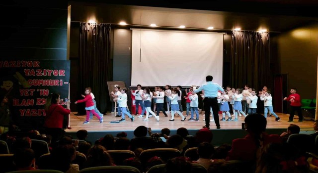 Adıyaman Doğa Kolejinde Cumhuriyet Bayramı etkinliği