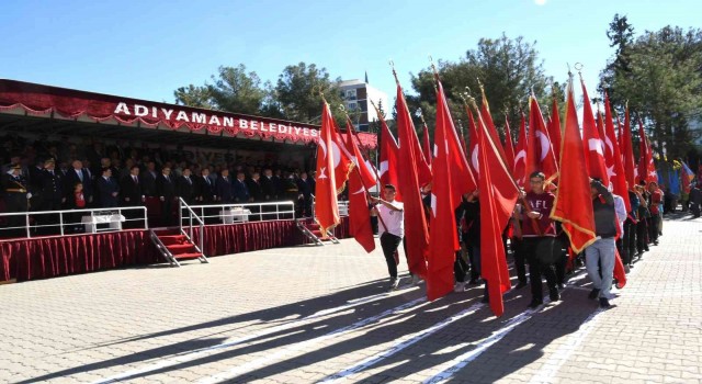 Adıyamanda Cumhuriyet Bayramı coşku ile kutlandı