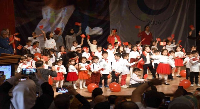 Adıyamanda miniklerin Cumhuriyet coşkusu