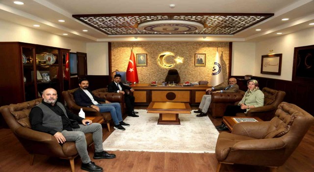 ADÜ Rektörü Aldemir, AK Parti Efeler ilçe yönetimini makamında ağırladı