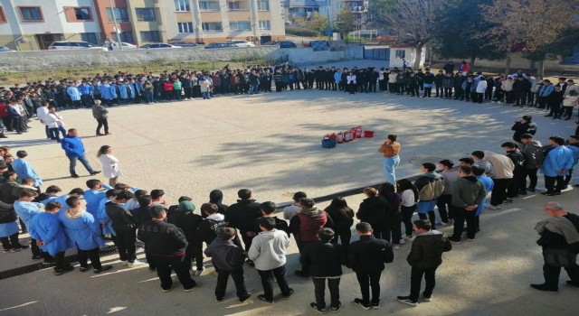 AFADtan lise öğrencileri ve okul personeline eğitim