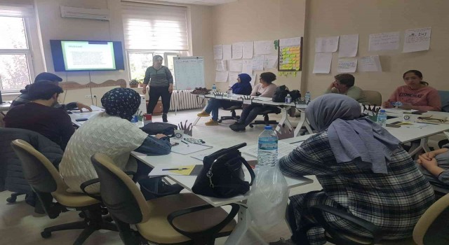Afyonkarahisarda Üreme Sağlığı Programı eğitimleri devam ediyor