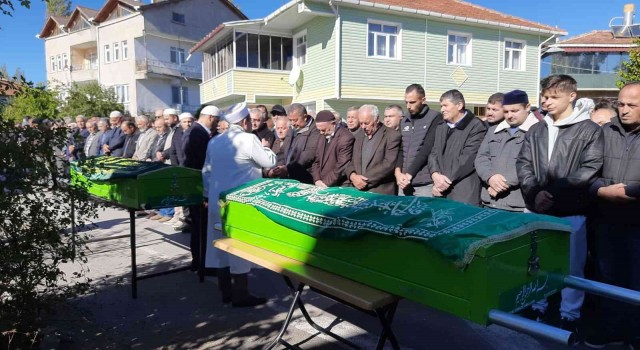Ağabey ile kardeşi yan yana toprağa verildi