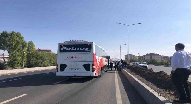 Ağrı çevre yolunda kaza; 20 yaşındaki genç yoğun bakımda