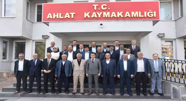 Ahlatta 19 Ekim Muhtarlar Günü kutlandı