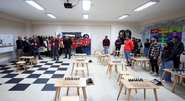 AİÇÜde geleneksel hızlı satranç turnuvası gerçekleştirildi
