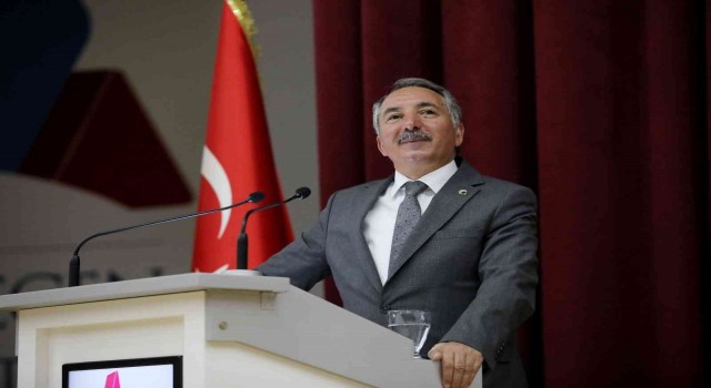 AİÇÜde oryantasyon eğitimleri ile rektör-öğrenci buluşmaları başladı