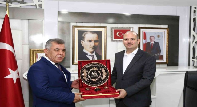 AK Partili İleri, Adıyamanda belediyenin çalışmalarını inceledi