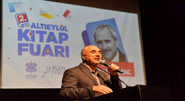 Akademisyen Şair Nurullah Genç Altıeylülde