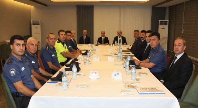 Aktaş, Osmaniyede ‘Asayiş Değerlendirme Toplantısına katıldı