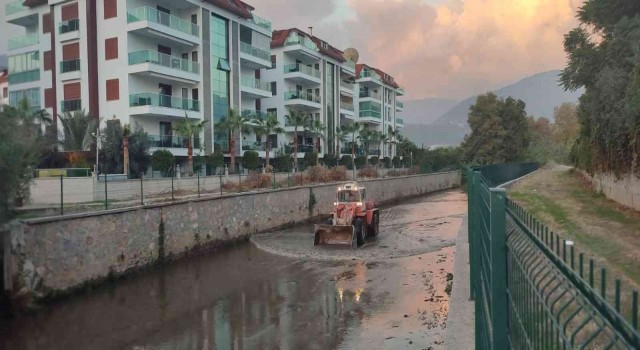 Alanya Belediyesinin kış hazırlıkları merkez ve kırsalda devam ediyor